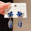 Aretes de gota con incrustaciones de diamantes y pasador de plata, sensación de lujo ligero y alta gama, aretes vintage de estilo corte francés para mujer con un diseño único