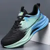 Colección nueva de otoño/invierno transfronteriza cuidadosamente seleccionada: Zapatillas deportivas para correr que aumentan la altura, disponibles en tallas grandes, con diseños de color degradado y un estilo casual ultraligero, adecuadas para hombres