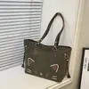 Bolsa Tote Fofa de Grande Capacidade 2026 Inverno Estilosa Nova Moda Versátil Simples Casual Bolsa de Mão Bolsa de Ombro Bolsa Transversal