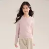 En Stock Todas las Series Ropa Interior Básica Camiseta Básica Lisa de Cuello Alto para Niñas 26 Nuevo Estilo de Otoño Camiseta de Manga Larga de Encaje para Niños.