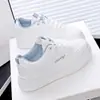 Tênis Brancos de Solado Grosso que Aumentam a Altura, Sapatos Femininos Casuais Versáteis, Novos Tênis Femininos Primavera 2026, Tênis Esportivos da Moda Estilo Ins, Itens Mais Vendidos