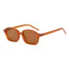 Gafas de Sol Europeas y Americanas de Nueva Moda con Tachuelas Ovaladas, Elegantes y Versátiles, Estilo Callejero Color Gelatina Sencillas Casuales para Mujer