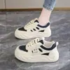 Zapatillas Deportivas Blancas de Plataforma con Suela Gruesa para Mujer Primavera 2026 Nuevos Mocasines Deportivos Casuales Versátiles Retro que Aumentan la Altura