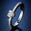 Anillo de Imitación de Moissanita Ocho Corazones y Ocho Flechas para Mujer Un Quilate Anillo de Boda Clásico de Seis Garras Fabricante de Anillos de Diamante Suministro Listo