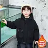 Chaqueta de Forro Polar para Niños Temporada Otoño e Invierno Cortavientos con Capucha Engrosado para Niños Nuevo Estilo Coreano 2026 Ropa de Invierno Roja para Bebé