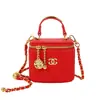 Bolsa pequena quadrada versátil e fashion, design simples, transversal, estilo Chanel, bolsa plissada transfronteiriça, novo modelo 2026