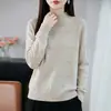 Suéter tejido sin costuras elegante y casual de cuello medio alto con diseño calado para mujer en color rosa, estiliza y es moderno, adecuado como prenda base, nueva moda de otoño e invierno