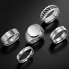 Amazon Joyería Clásica Europea y Americana Set de Cinco Piezas para Hombre Anillo Redondo Grande de Acero Inoxidable Cadena Juego de Anillos Lisos