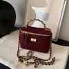Bolsa caixa com padrão de losangos fosco retrô, bolsa quadrada pequena, bolsa transversal feminina com corrente, bolsa de ombro estilosa, nova coleção outono 2026