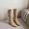 Versão em couro de vaca, bico fino retrô, salto grosso, botas western cowboy que aumentam a altura, botas de couro genuíno de cano médio, botas de ajuste justo, estilo outono/inverno feminino