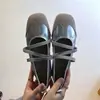 Zapatos Mary Jane planos para mujer, estilo francés con correas elásticas, tira cruzada de ballet, zapatos individuales de punta cuadrada roja 2026, nueva suela blanda