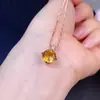 Pingente de Citrino Amarelo Natural com Qualidade Impecável, Forte Brilho, Cravação em Prata 925, Pedra Principal 9*9mm, Venda Direta do Fabricante