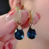 Pendientes de Zirconia Azul Forma de Gota de Agua Electrochapado en Oro Real Lujo Accesible Pendientes de Gama Alta Moda de Nicho Popular Pendientes Elegantes para Mujer