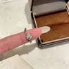 Anillo de plata de ley S925 con diamante para mujer, sensación de nicho de alta gama, anillo delgado con forma de diamante, apilable, lujo ligero, versátil, anillo abierto ajustable