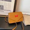 2026 Moda Japonesa e Coreana Nova Grande Capacidade Casual Frutas Frescas Cereja Estiloso Tendência Ombro Único Transversal Pequena Bolsa Quadrada