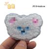Venta al por mayor de fábrica nuevos stickers de tela con cabeza de oso de cuatro colores LOGO gabardina universal para hombre y mujer