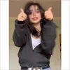 Jaqueta corta-vento com capuz Jimo cinza curta de primavera para mulheres, top esportivo casual com capuz estilo coreano para mulheres petites