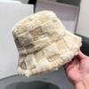 Chapéu de Pescador Estilo Japonês em Lã de Cordeiro Feminino Inverno Estilo Coreano Versátil Fashionável Rosto Iluminador Chapéu Pequeno Bacia Casual Quente Chapéu com Forro de Lã