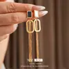 Brincos de Prata Banhados a Ouro Real com Borla Quadrada na Ponta, Brincos Femininos e Versáteis, Brincos Exagerados Personalizados, Nicho e High-End
