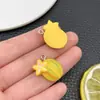 Accesorios para Colgante de Frutas Tridimensionales Simuladas de Resina DIY Plátano, Mangostán y Carambola Accesorios para Cadena de Teléfono DIY