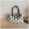 2026 Novo Modelo de Luxo de Nicho Bolsa de Mão de Linho com Bolinhas Versátil para o Dia a Dia Grande Capacidade Preço Único Bolsa de Ombro