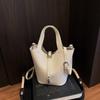 Bolsa Pequena Retro de Alto Padrão para Comércio Exterior para Mulheres Nova Temporada 2025 Bolsa Satchel Bucket Exquisita Versátil para Passeio Bolsa Pequena