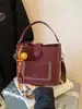 Bolso Retro para Mujer 2025 Nuevo Otoño e Invierno Nicho Hombro Único Cruzado Cubo Gran Capacidad Tote Bolso de Mujer