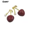 Me122 Pendientes de Latón Exquisitos de Diseño de Cerezas Rojas y Blancas Estilo Retro para Niñas Joyería Versátil para Faldas Negras