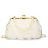 2026 Nuevo Bolso de Clip con Volantes de Encaje de Malla Bolso de Mano para la Noche Estilo Dulce Coreano Bolso Cruzado con Cadena de Perlas