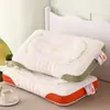 Comercio Exterior Transfronterizo 2025 Nuevo Almohada de Masaje Bordada en Inglés de Gama Alta Núcleo de Almohada Almohada para el Cuello con Empaque de Bolso