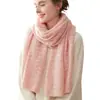 Novo cachecol 100% puro cashmere com um design meticulosamente trabalhado, macio, leve e durável. É um lenço estiloso e versátil, perfeito para usar ao ar livre e te manter aquecido(a).