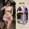 Nova coleção de lingerie para uma noite romântica: roupas de empregada doces e fofas, aventais de puro desejo e uniformes sexy