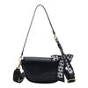 Bolso de sillín moderno y elegante para mujer 2023 nuevos bolsos decoración de lazo bolso de mujer moderno popular coreano bolso de hombro