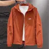 Chaqueta casual con capucha de estilo nuevo para primavera y otoño, chaqueta exterior versátil de lujo ligero para hombre, delgada