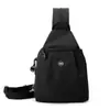 Mochila pequena feminina para uso nos ombros e nas costas, casual e leve, mini mochila da moda para o trajeto diário