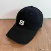 Gorra de béisbol versátil estilo coreano con bordado de la letra S, sombrero de sol unisex para el día a día, simple y favorecedor para el rostro