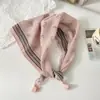 Pañuelo pequeño cuadrado de algodón y lino con borlas de 58 cm Protector de cuello Bufanda suave Pañuelo decorativo para la cabeza Pañuelo floral Retro Pequeño Fresco