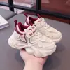 Zapatos para niñas 2026 otoño nuevo estilo populares para niños zapatos de papá blancos para niñas zapatillas deportivas ligeras para correr para niños mayores