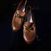 Versão em Couro de Vaca ~ Mocassins com Fecho de Metal Estilo Britânico, Sapatos Pequenos de Couro Retro Desgastado, Sapatos de Salto Baixo