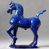 Adornos de caballo de cerámica al por mayor Tang sancai pequeño caballo rojo decoración del hogar artesanías caballo para el éxito caballo dragón verde cerámica cruda