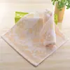 Toalha Quadrada Jacquard 25x25 de Fibra de Algodão e Bambu Lenço Pequeno Toalha Pequena para Jardim de Infância Toalha de Saliva para Bebê Padrão de Flores Múltiplas