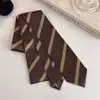 Gravata Listrada Estilo College Doce Cool da Moda para Uniforme de Estudantes Femininas Camisa com Design de Nicho Acessório de Lenço de Pescoço Versátil Casual