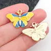 Mezcla 20 gotas de aceite simulación dos colores degradado colgante de mariposa creativo DIY accesorios para joyería con cuentas fabricantes al por mayor