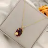 Cadena para Clavícula de Flor Fresca de Lujo Ligero Chapada en Oro Colgante de Aire Estilo Corte Vintage Collar con Incrustaciones de Imitación de Jade Hetian para Mujer