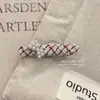 Pinza de Pato de Aleación Ovalada a Cuadros con Pedrería en Forma de Corazón de Lujo Ligero Coreano Exquisito Versátil Pasador para Flequillo Dulce Fresco Accesorio para el Cabello