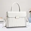 Bolsos Transfronterizos 2024 Primavera Nuevo Elegante Moda Bolso Repujado Bolso de Mujer Alta Calidad Bolso de Hombro Único Bolso Cruzado
