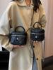 Bolso plateado para mujer, nueva moda 2024, con bordado de diamantes, pequeño bolso cuadrado de hombro, mini bolso bandolera con cadena.