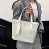 Bolsas de Peluche Transfronterizas para Mujer, Gran Capacidad, Nuevos Bolsos de Mano Casuales de Otoño e Invierno, Bolsos Tote Peludos Versátiles para el Trabajo