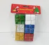 Una Variedad de Coloridos Paquetes de Regalo Pequeños Tridimensionales, Bastones de Caramelo, Tambores Pequeños, Cajas de Regalo con Lazos y Regalos Artesanales Navideños en Bolsas