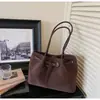 Bolsa Tote Maillard de Grande Capacidade para Mulheres Outono/Inverno Camurça Estilo Coreano Versátil para Trabalho Deslocamento Bolsa de Ombro Único Sob o Braço Tendência